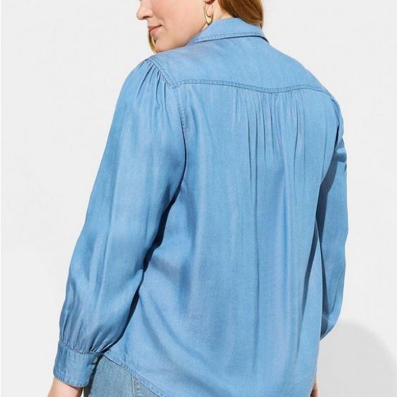 Torrid blue Tencel pintuck long sleeve chambray button down blouse 2X - Picture 3 of 16